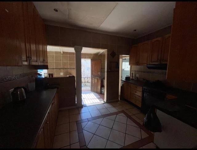 3 BEDROOM HOUSE FOR SALE IN WESTDENE